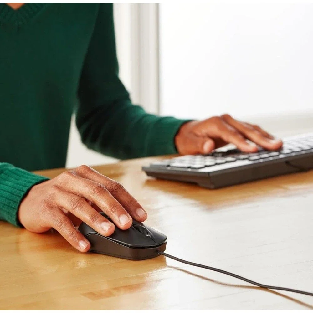 Amazon Basics 3-Button Wired USB Computer Mouse, Black